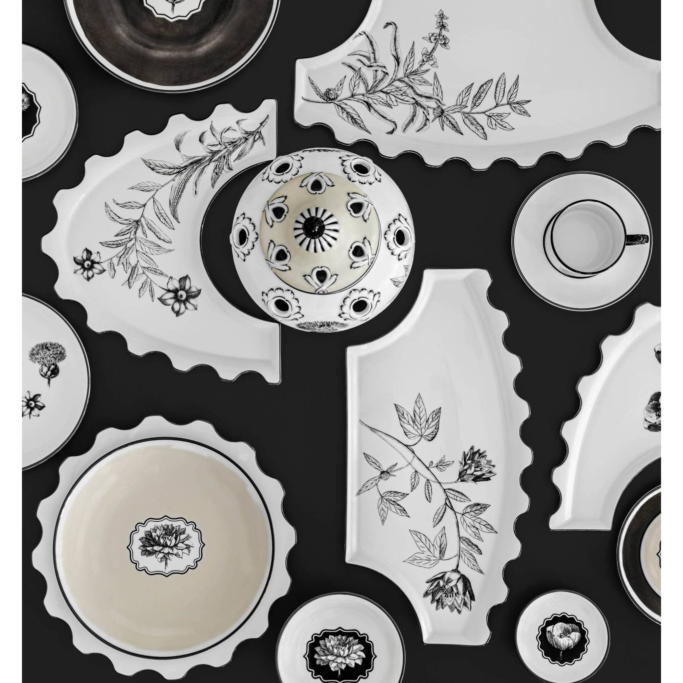 Vista Alegre Christian Lacroix - Herbariae Parade Half Moon
