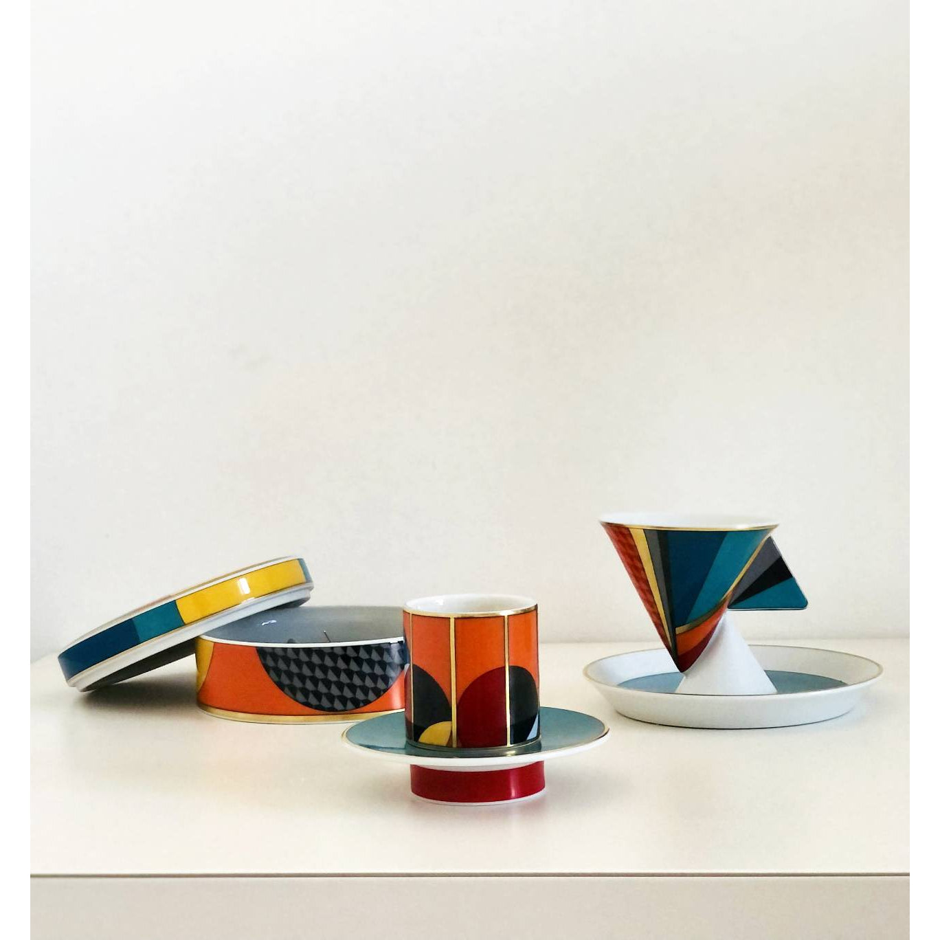Vista Alegre Futurismo Round Box