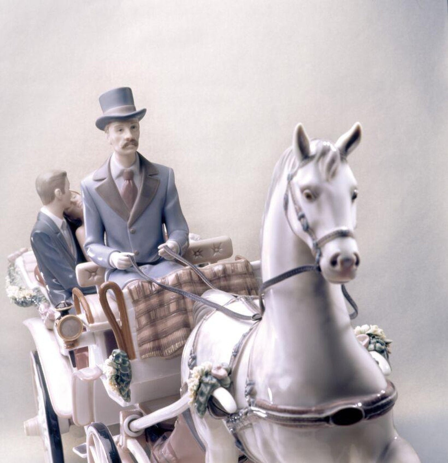 Lladro Bridal Carriage Couple Sculpture - Limited Edition