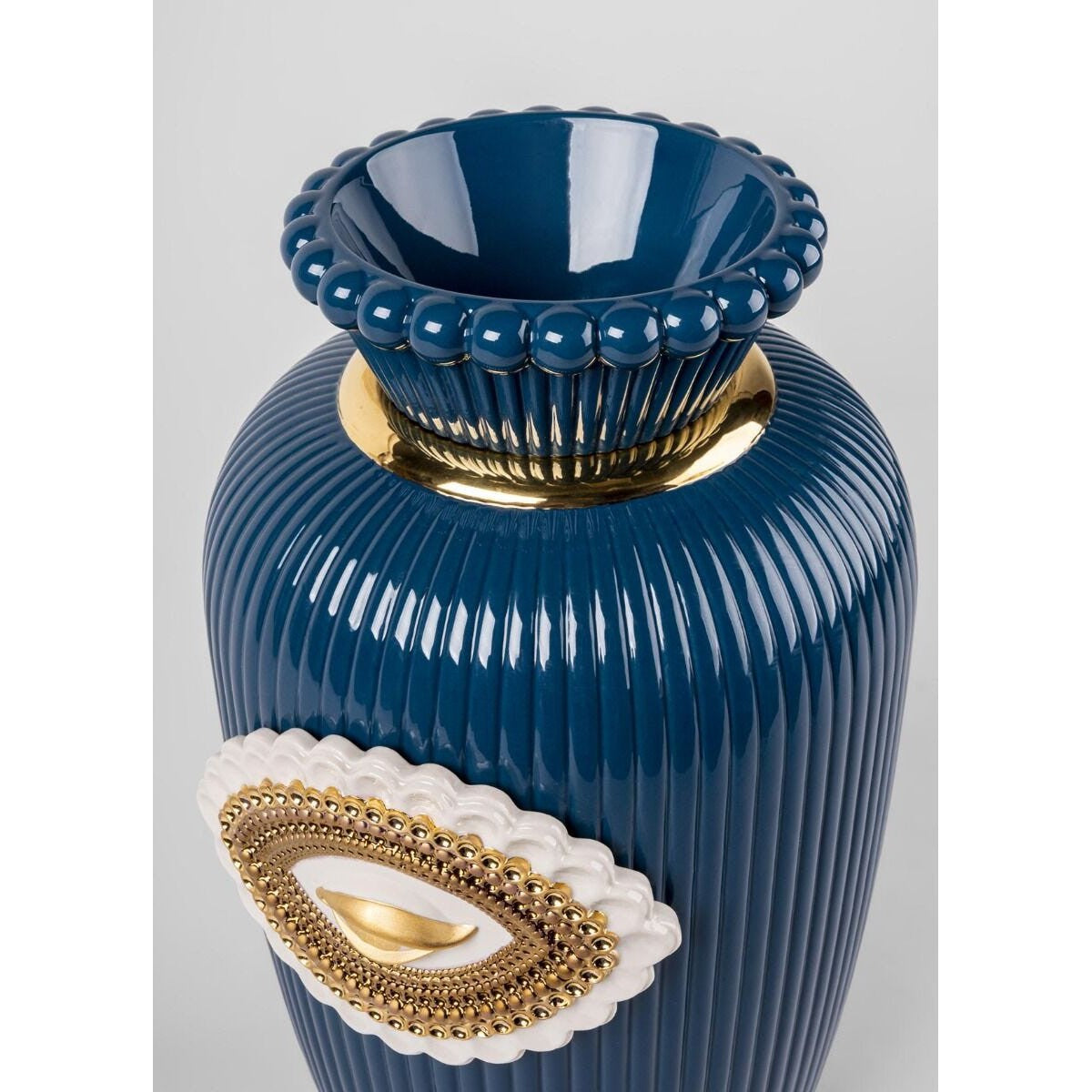 Lladro Lover’s Eyes Vase