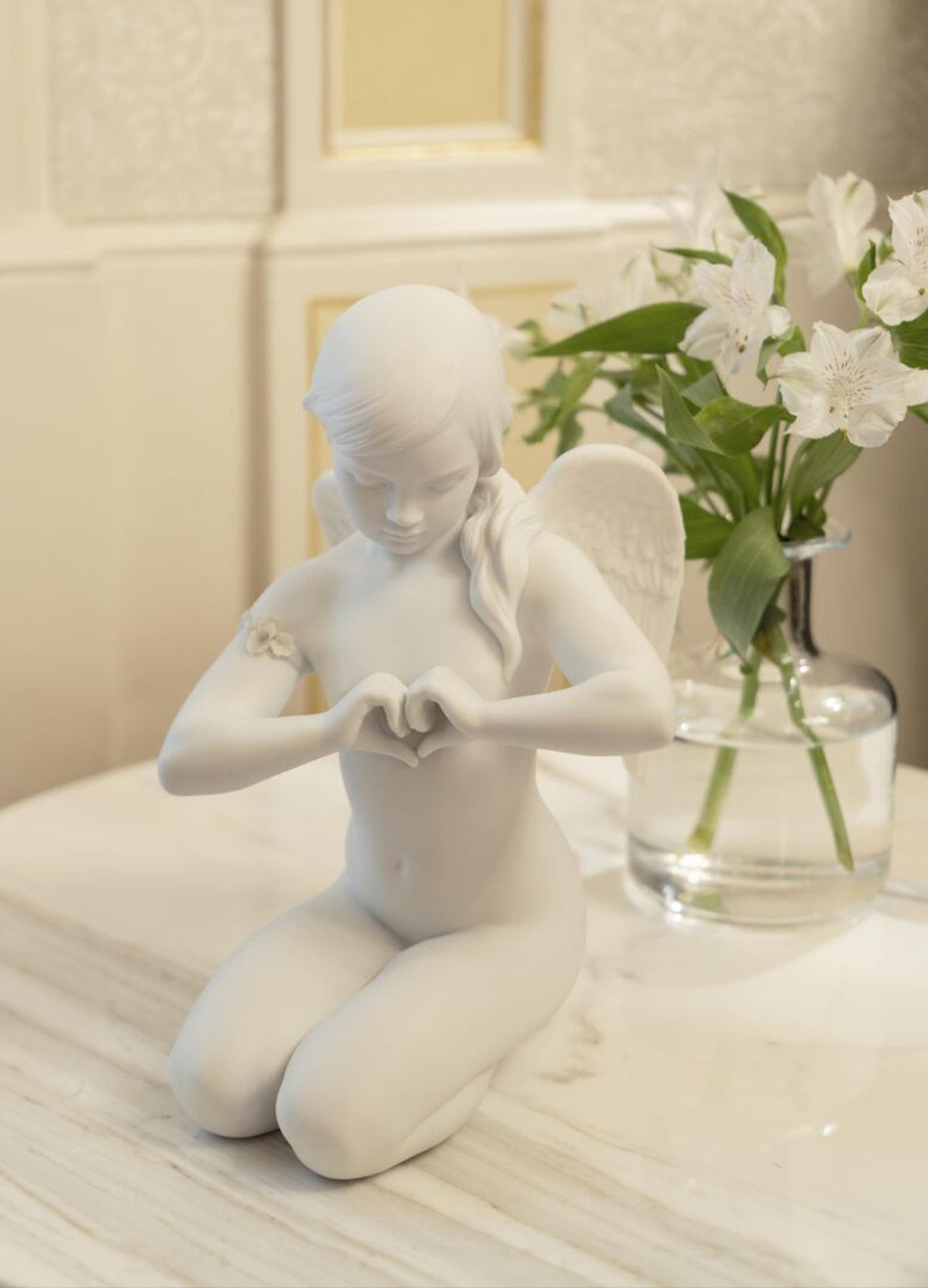 Lladro Heavenly Heart Angel Figurine