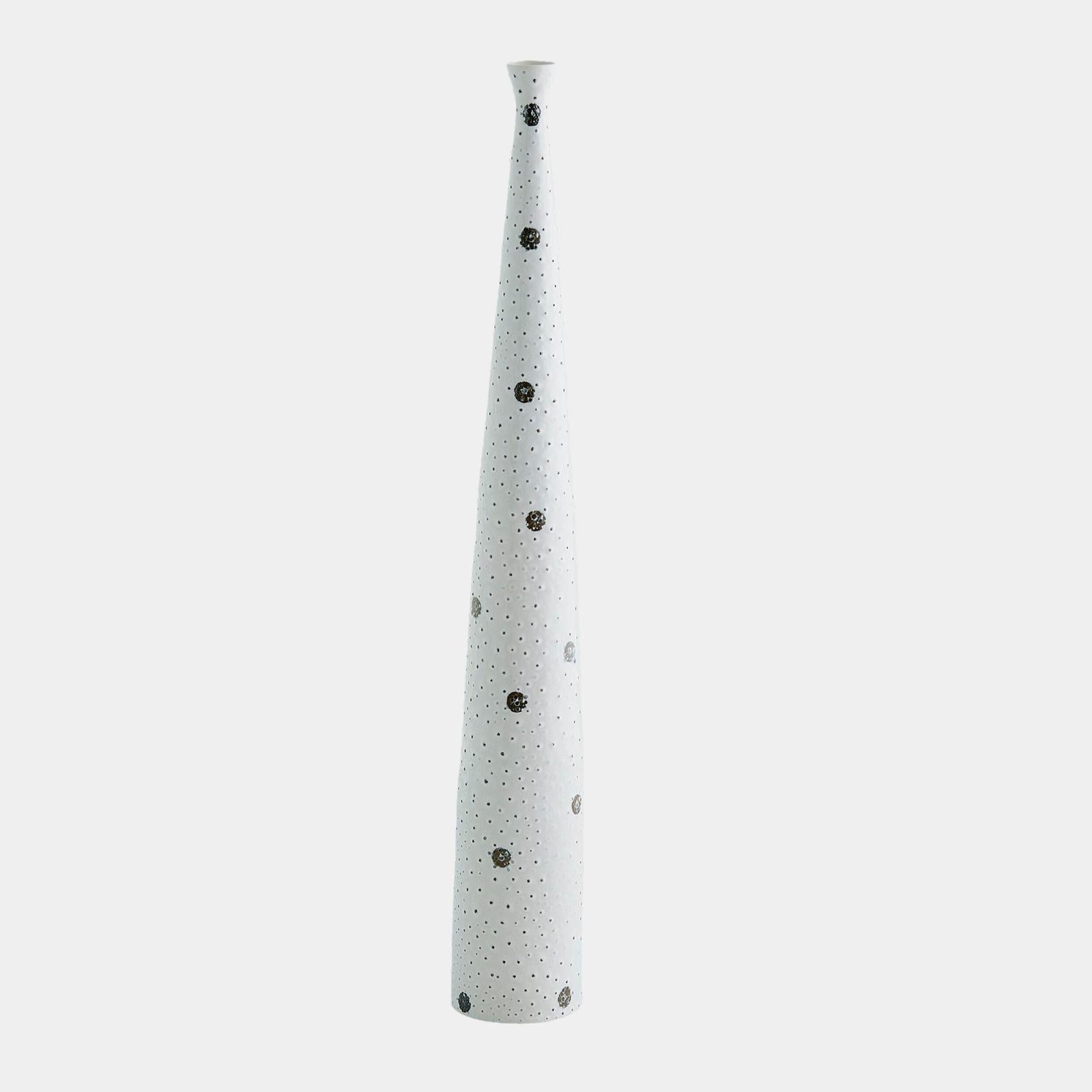 Global Views Spotted White and Black Vase