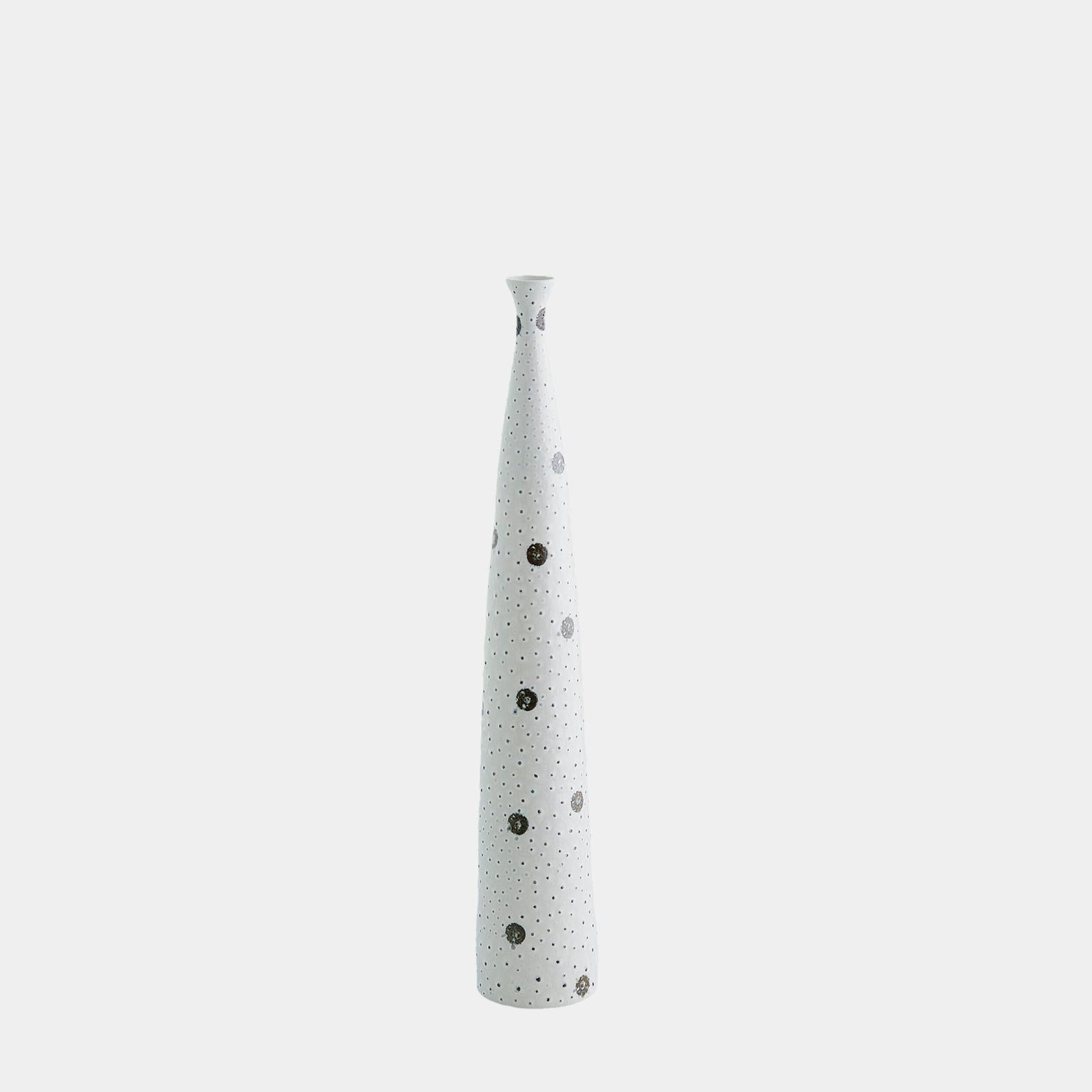 Global Views Spotted White and Black Vase
