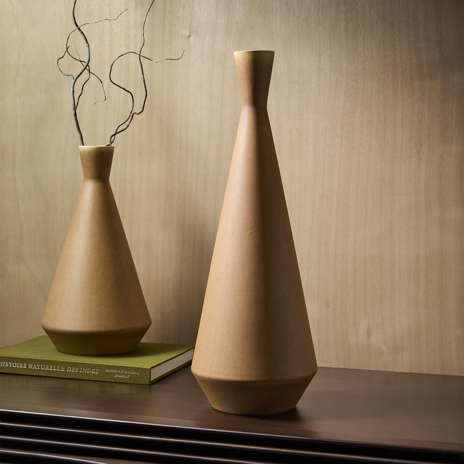 Global Views Modern Vase