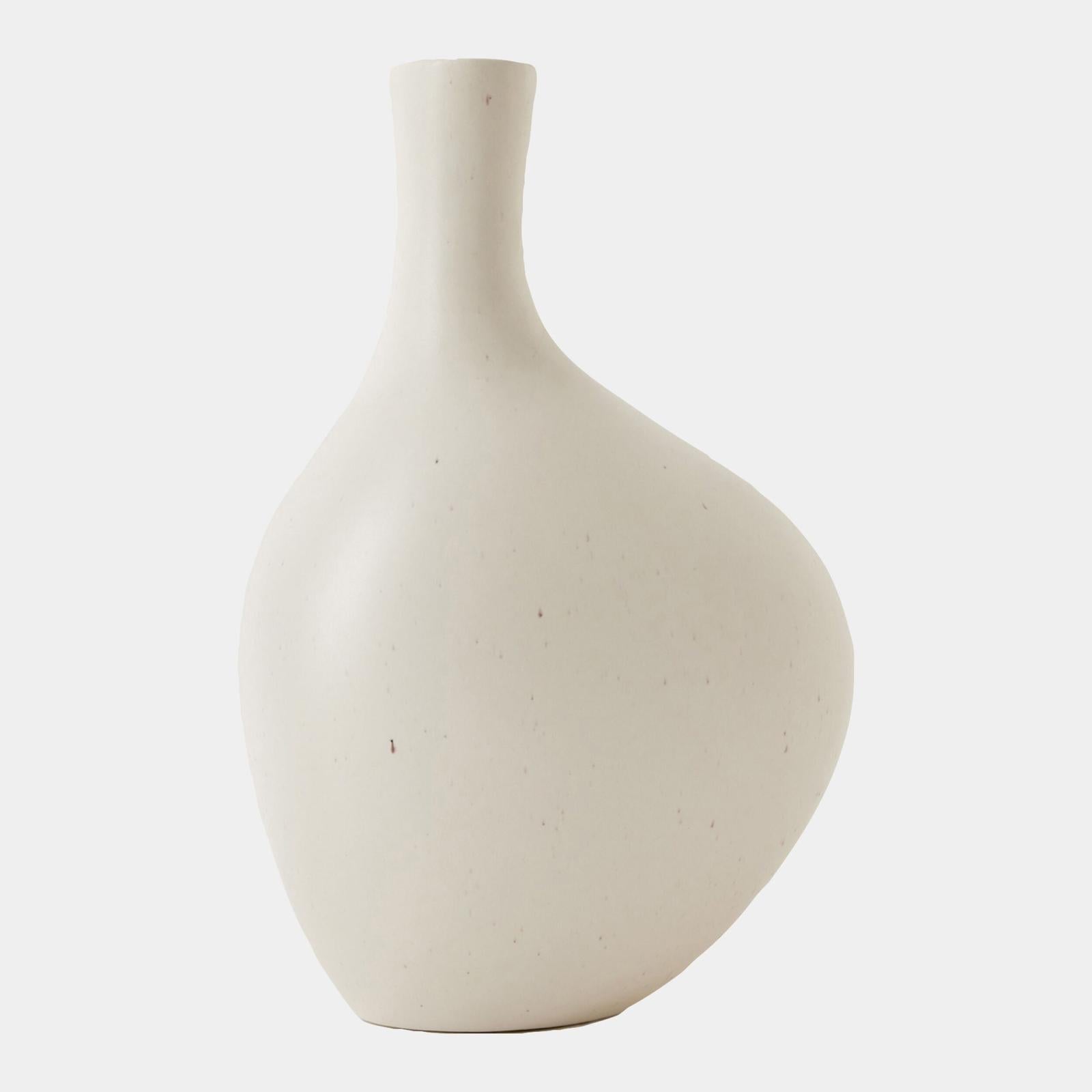 Global Views Obey Vase