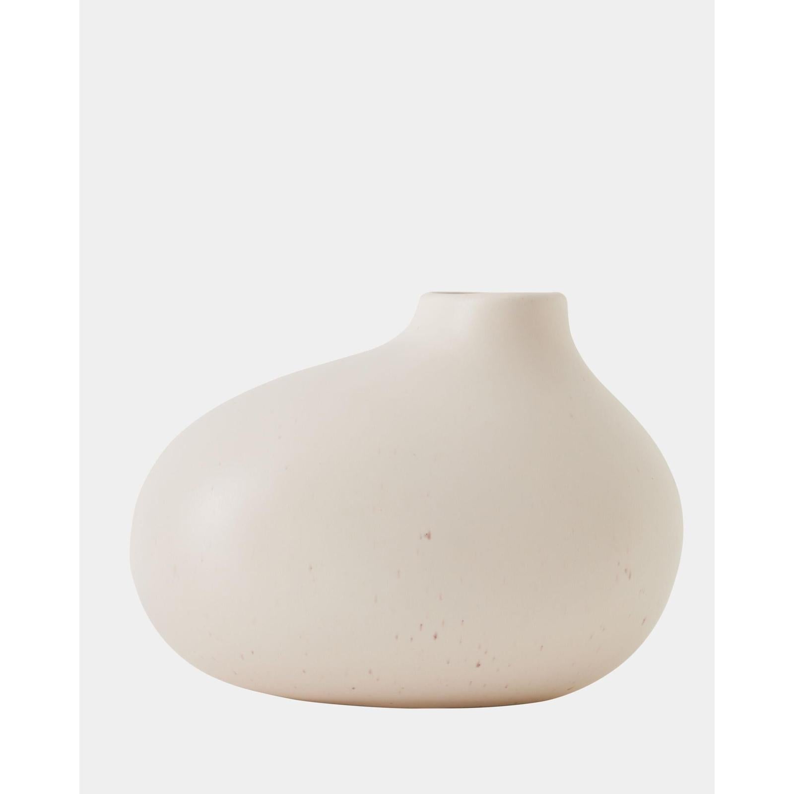 Global Views Obey Vase