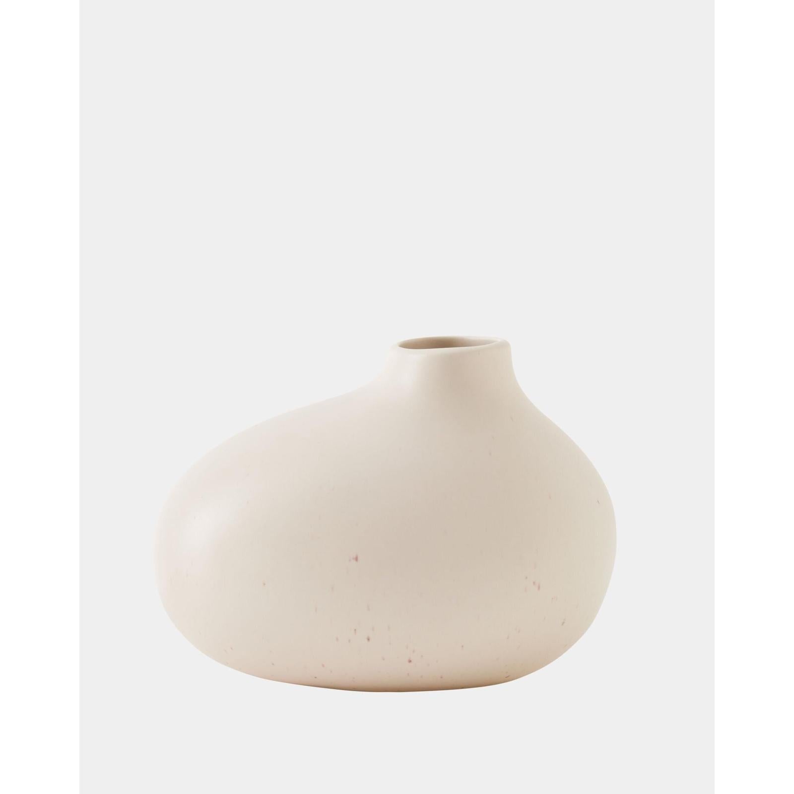 Global Views Obey Vase