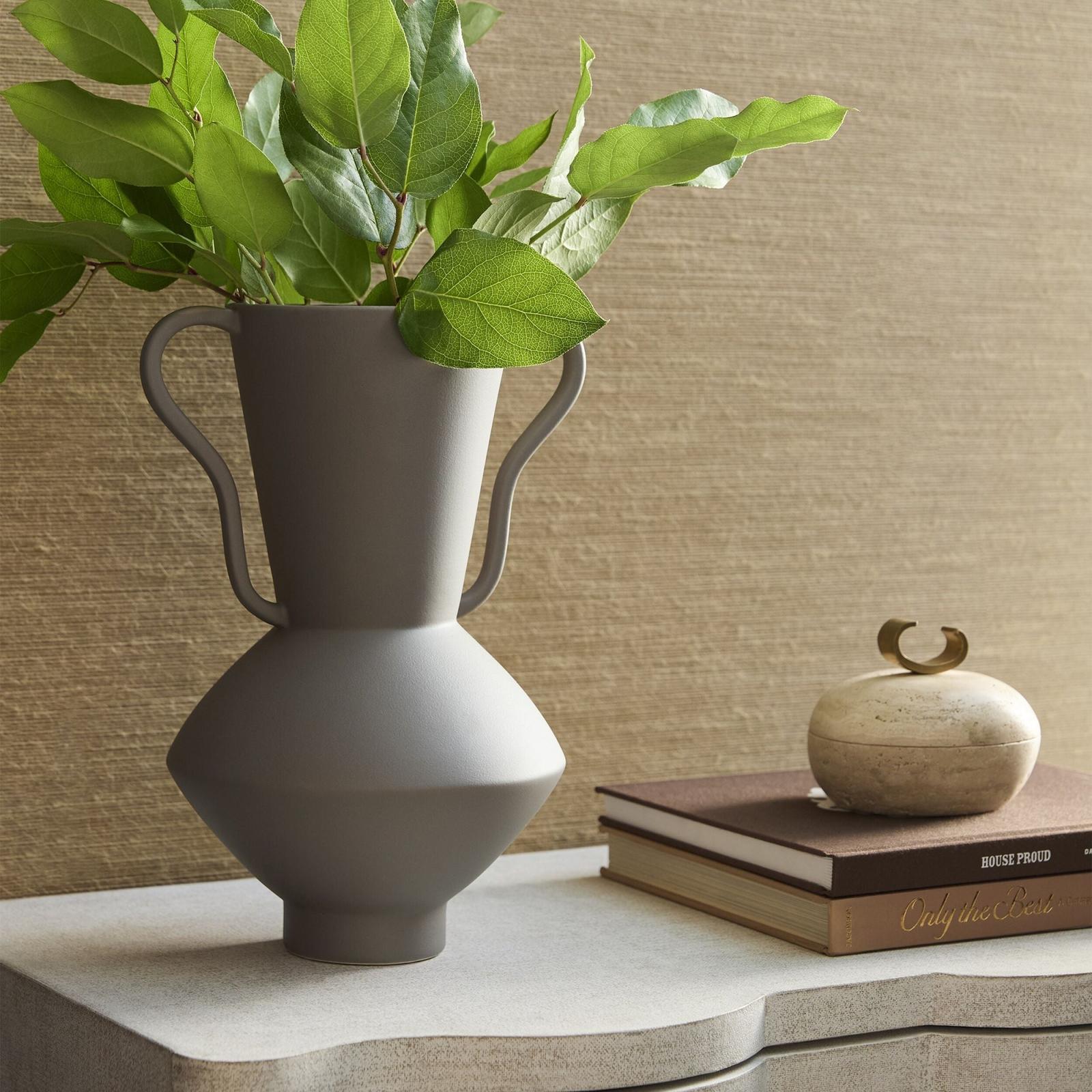 Global Views Ruffle Vase Handles