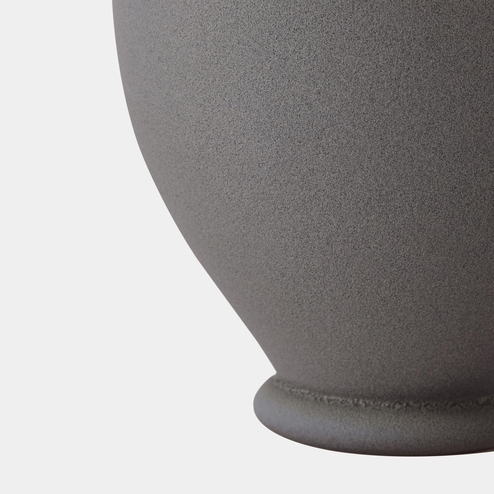 Global Views Villa Vase