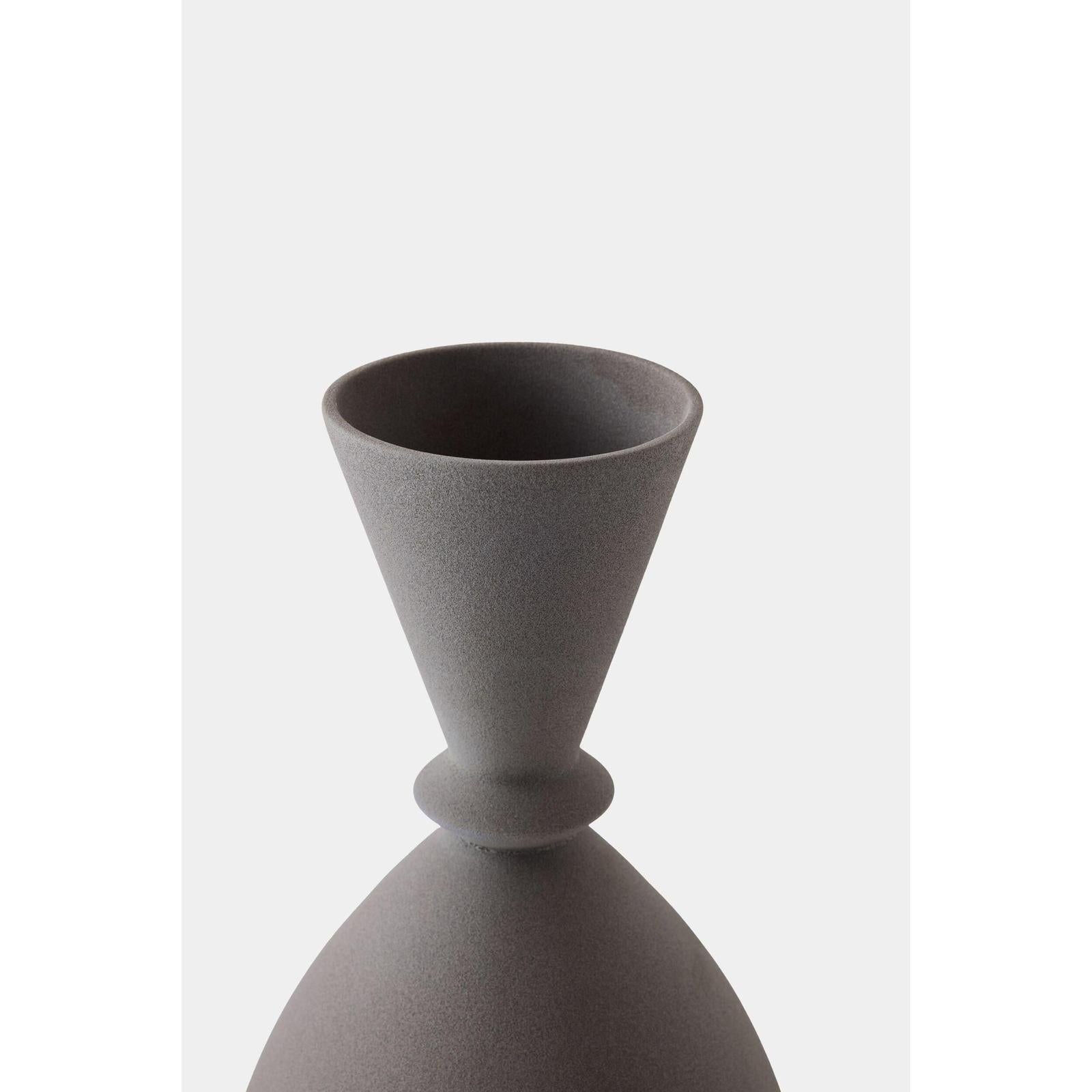 Global Views Villa Vase