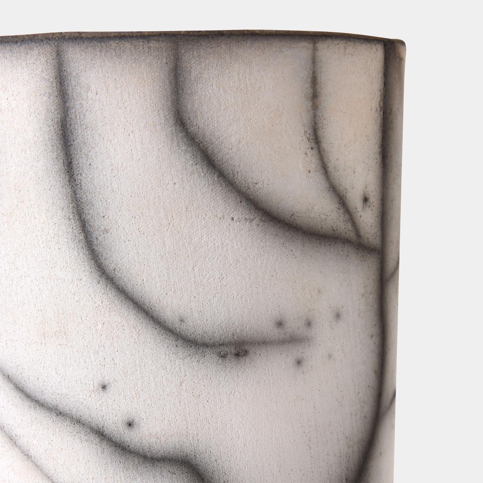 Global Views Trophy Vase