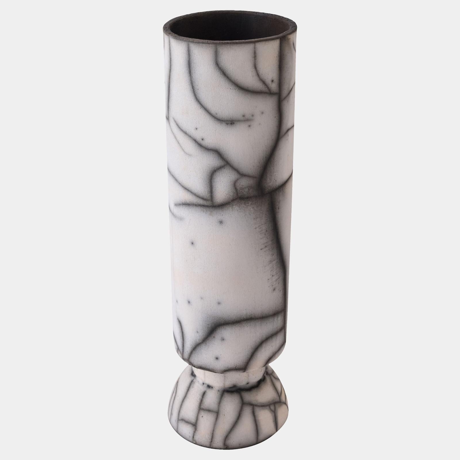 Global Views Trophy Vase