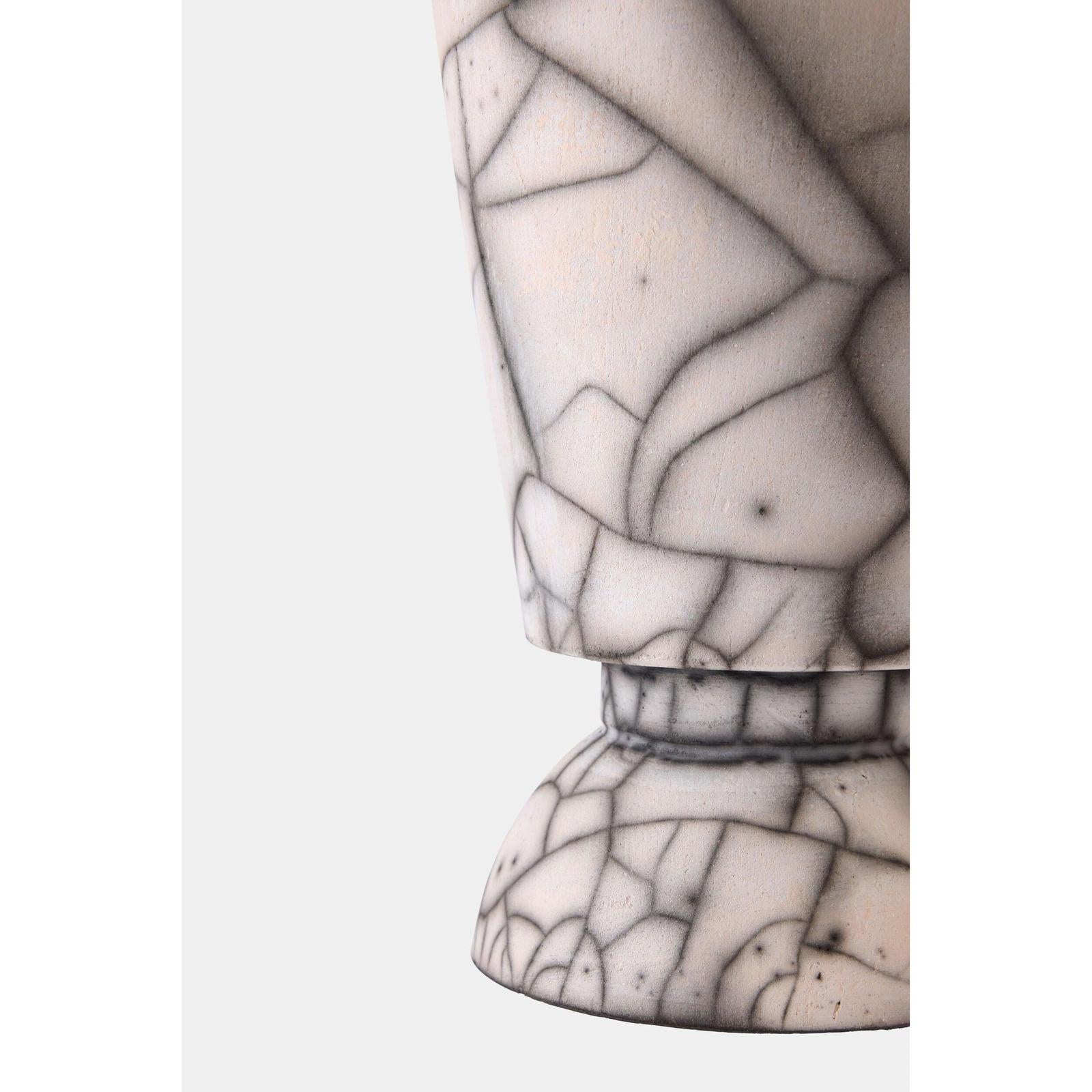 Global Views Trophy Vase