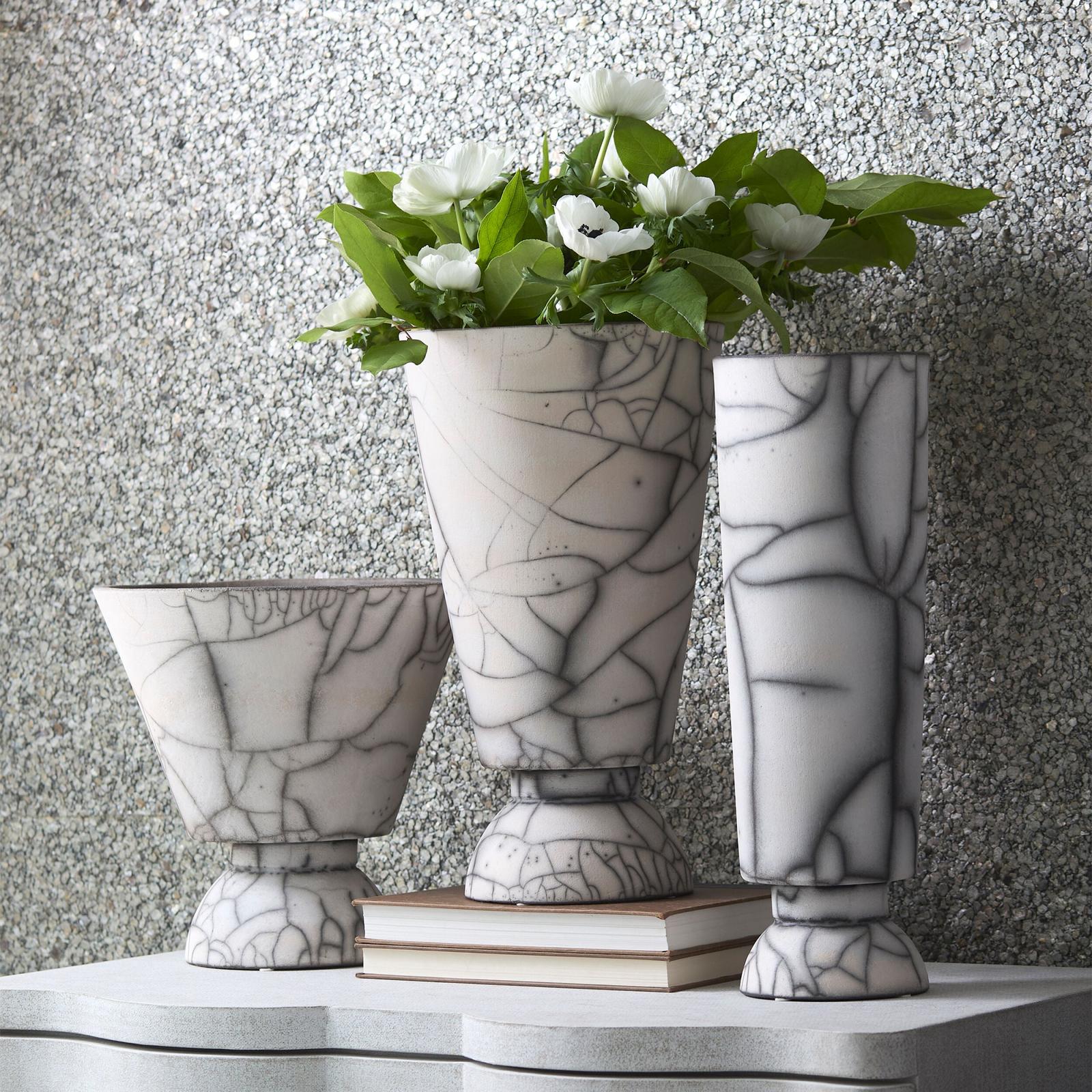 Global Views Trophy Vase