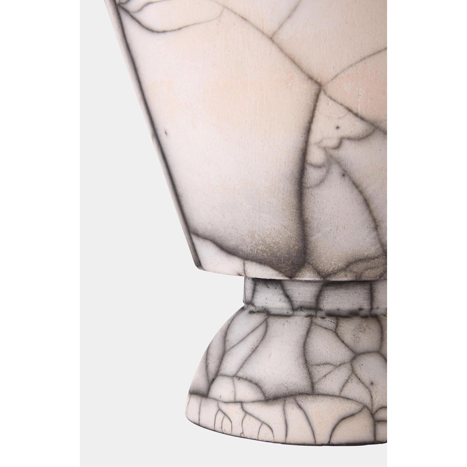 Global Views Trophy Vase