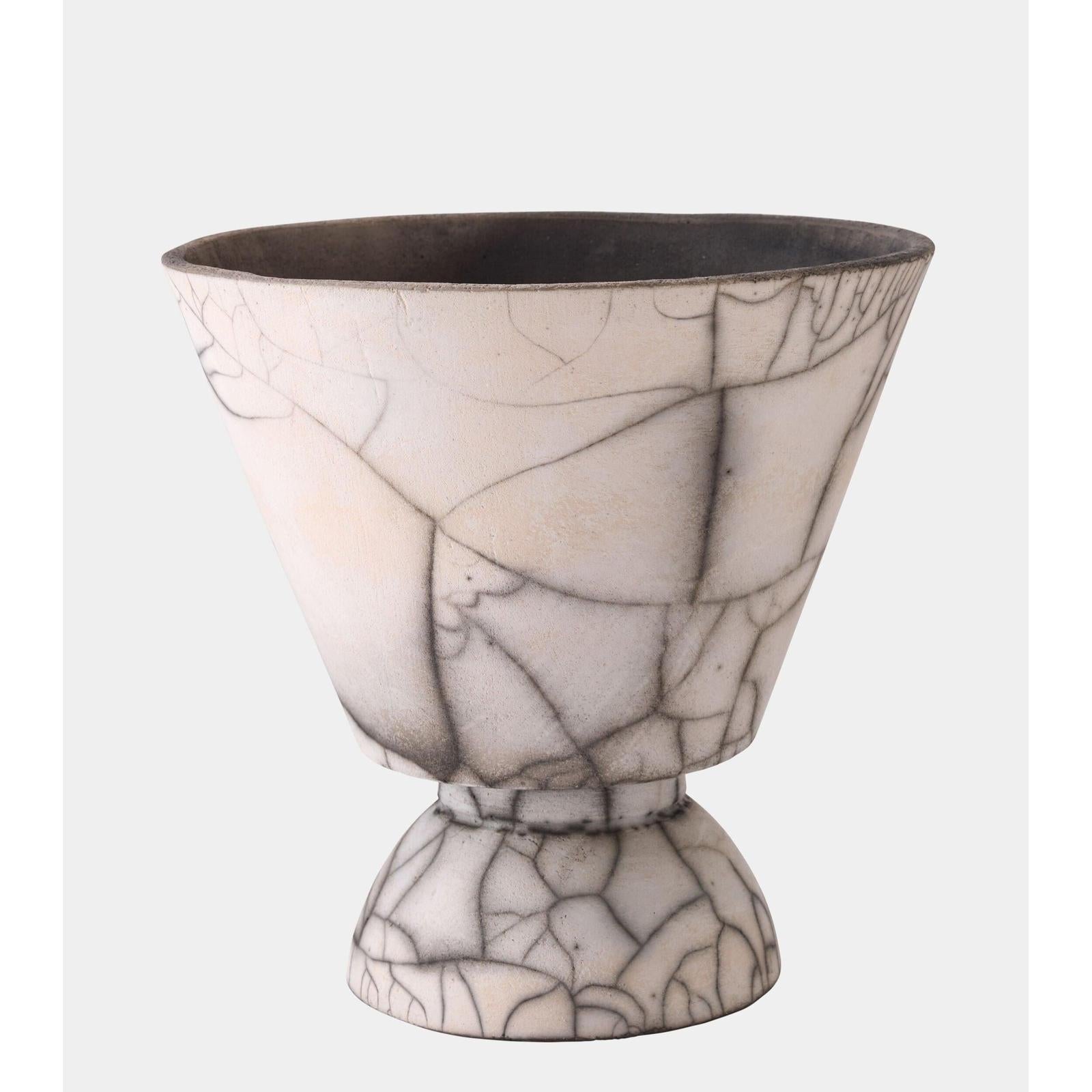 Global Views Trophy Vase