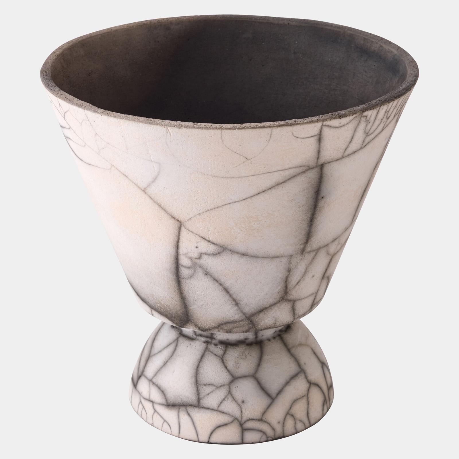Global Views Trophy Vase