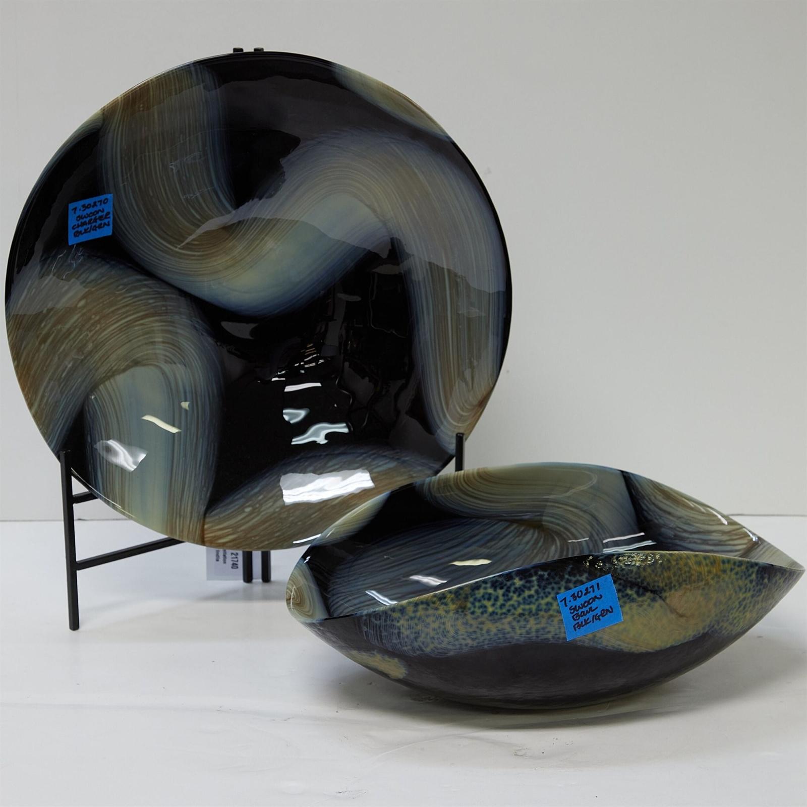 Global Views Swoon Black Beige Bowl and Charger