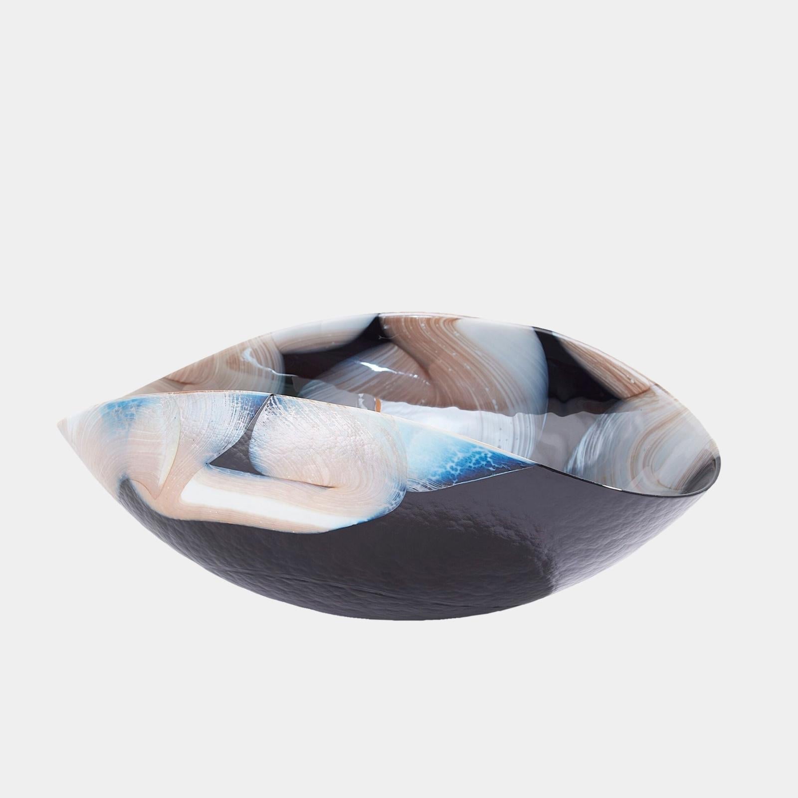 Global Views Swoon Black Beige Bowl and Charger