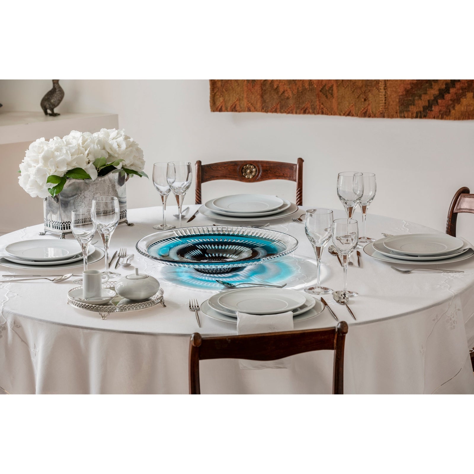 Vista Alegre Catherine Wheel Case with Double Centrepiece