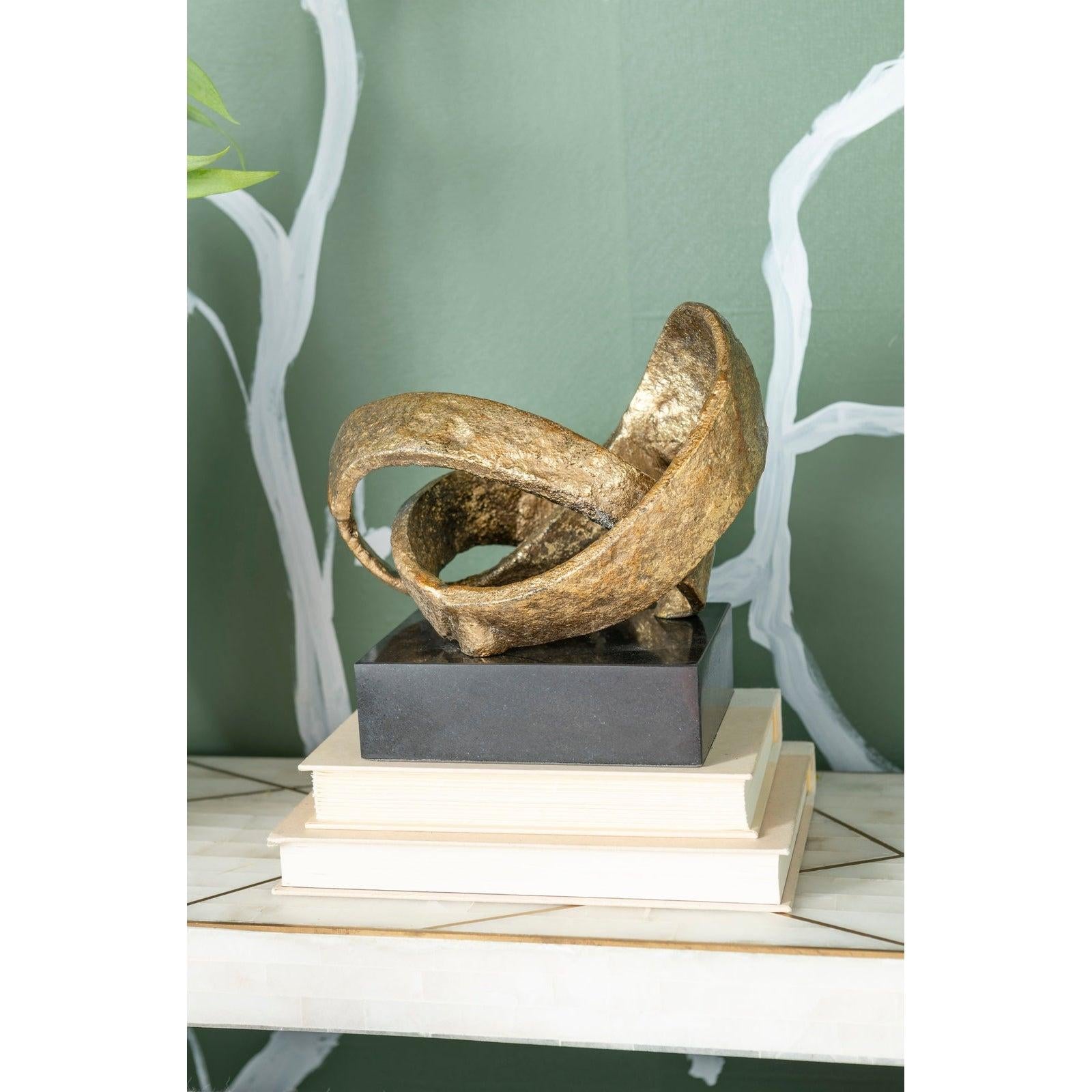 Villa & House Demi Statue by Bungalow 5