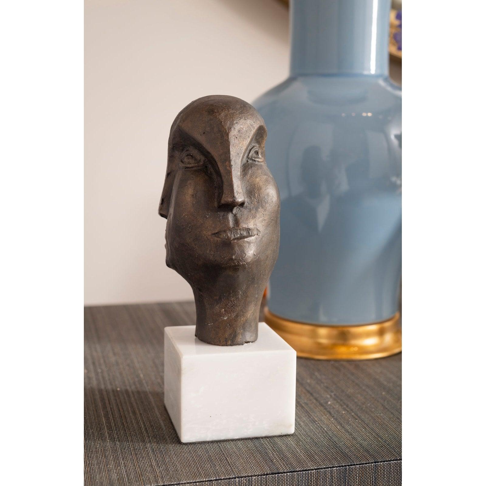 Villa & House Gemma Statue by Bungalow 5