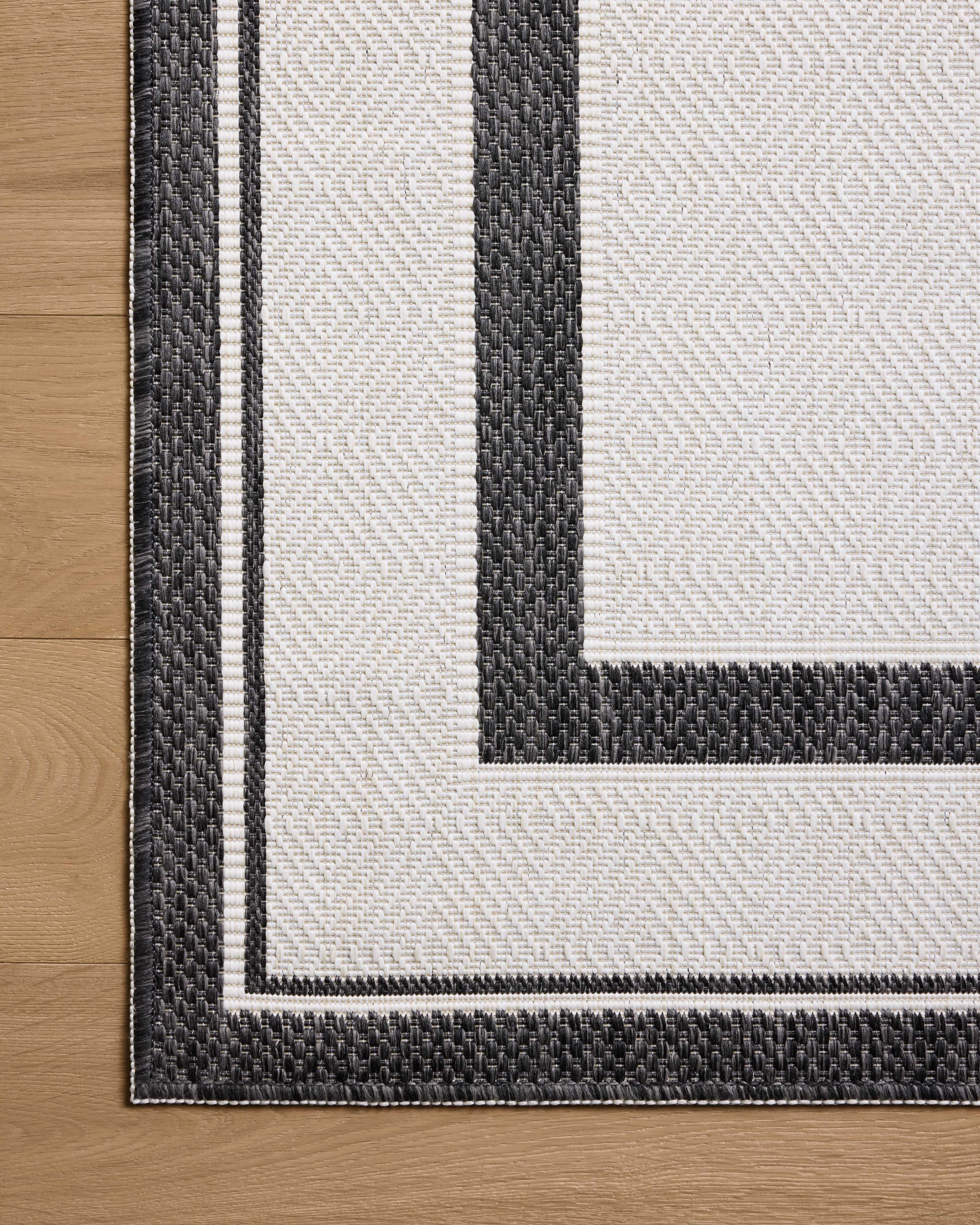 Loloi II ESN-11 Onyx / Ivory Rug DC10