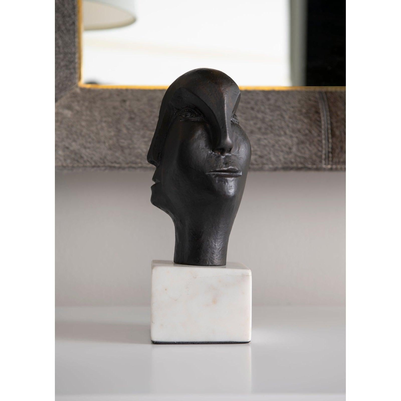 Villa & House Gemma Statue by Bungalow 5