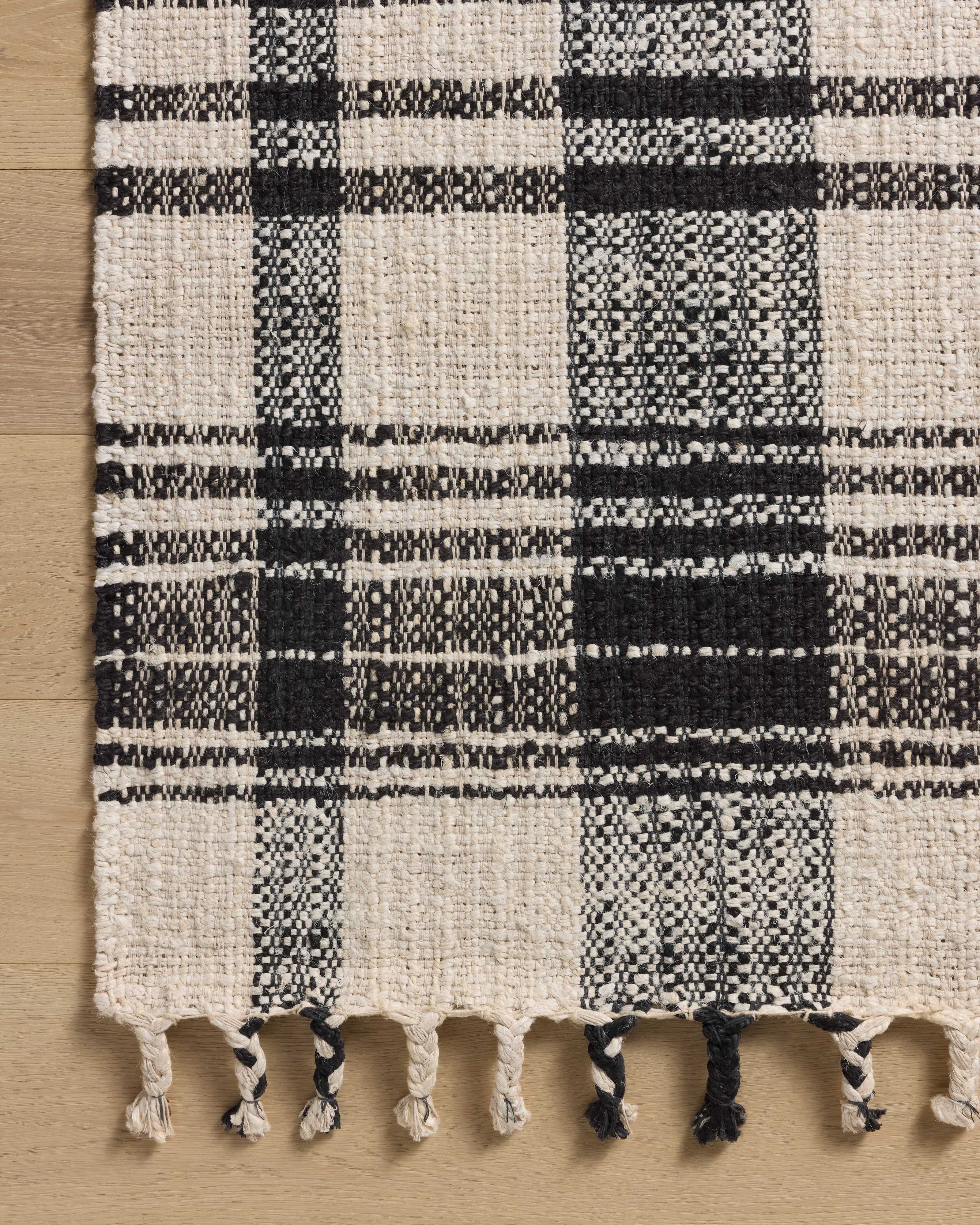 Magnolia Home Louie LOE-04 Rug Ivory / Black