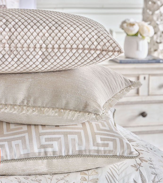Eastern Accents Sussex Velvet Decorative Pillow