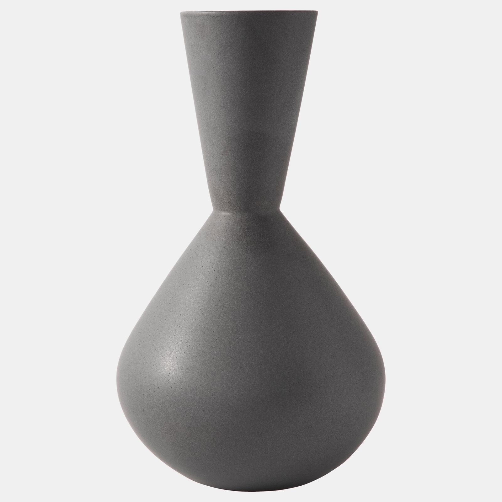 Global Views Adama Vase