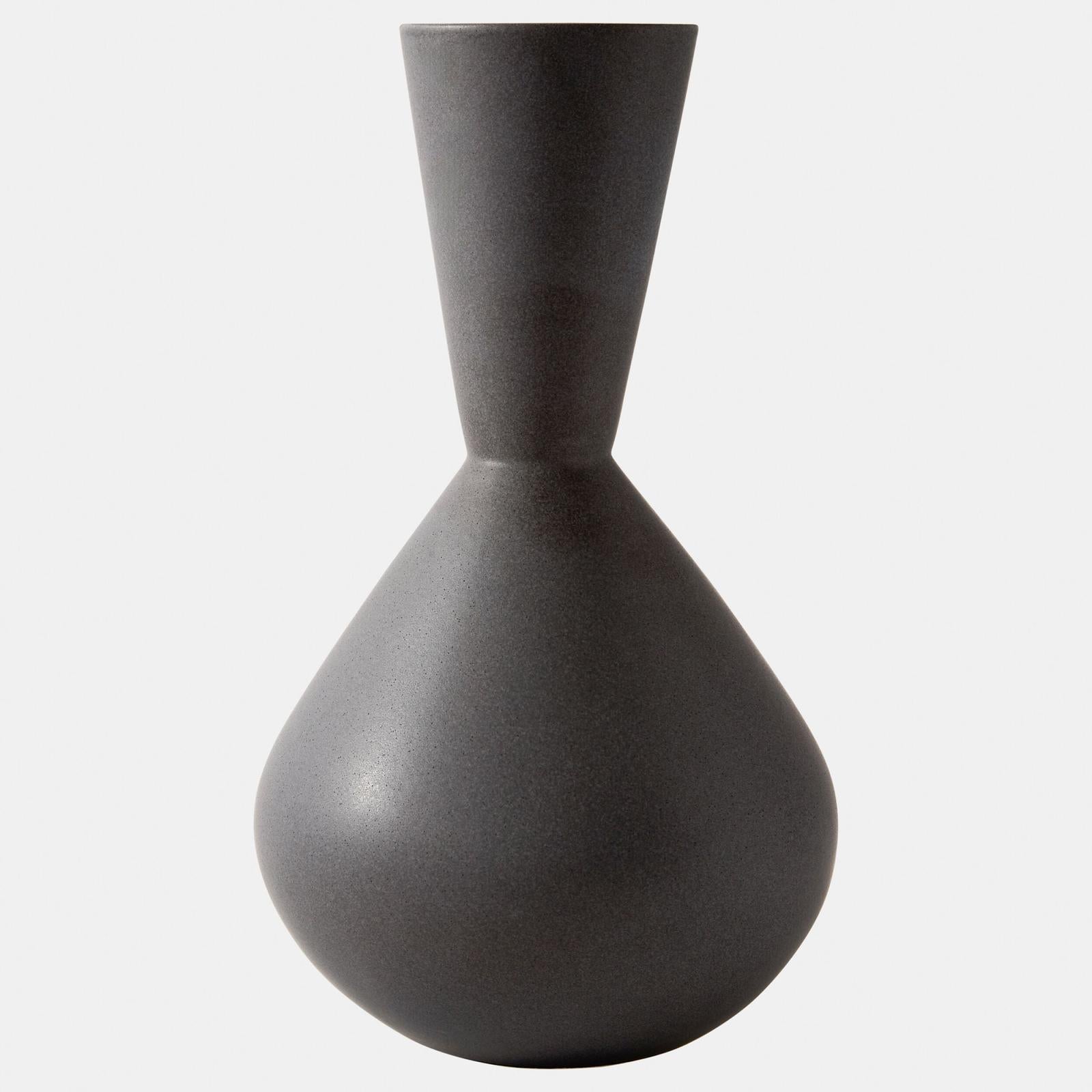 Global Views Adama Vase