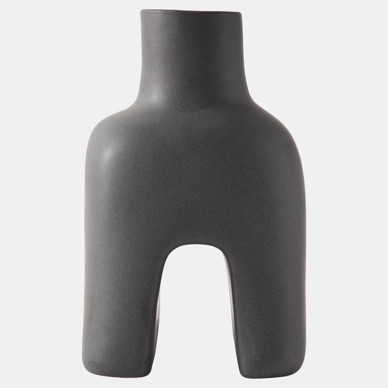 Global Views Adama Vase