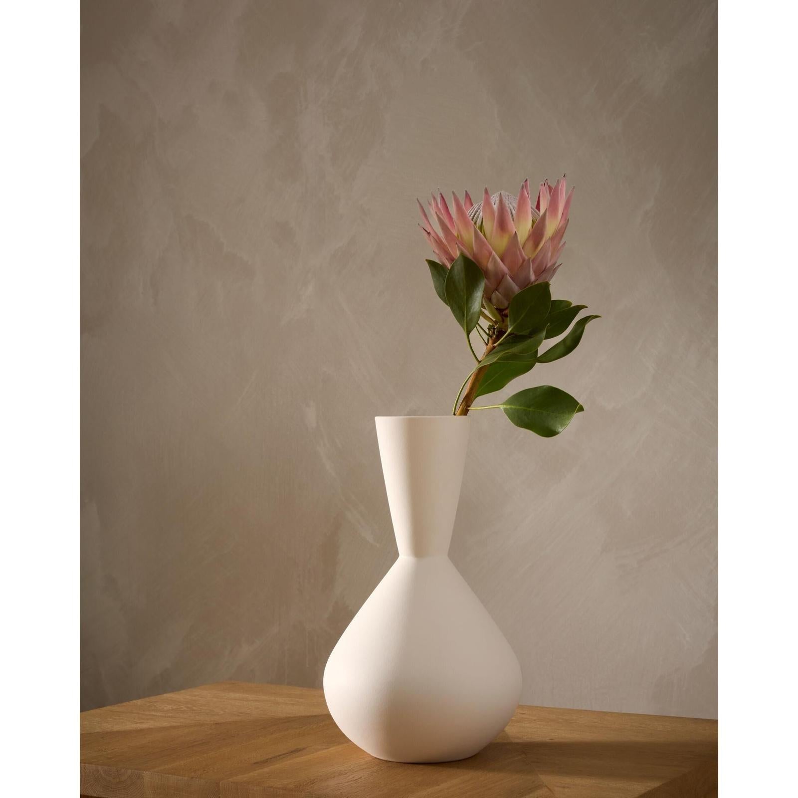 Global Views Adama Vase