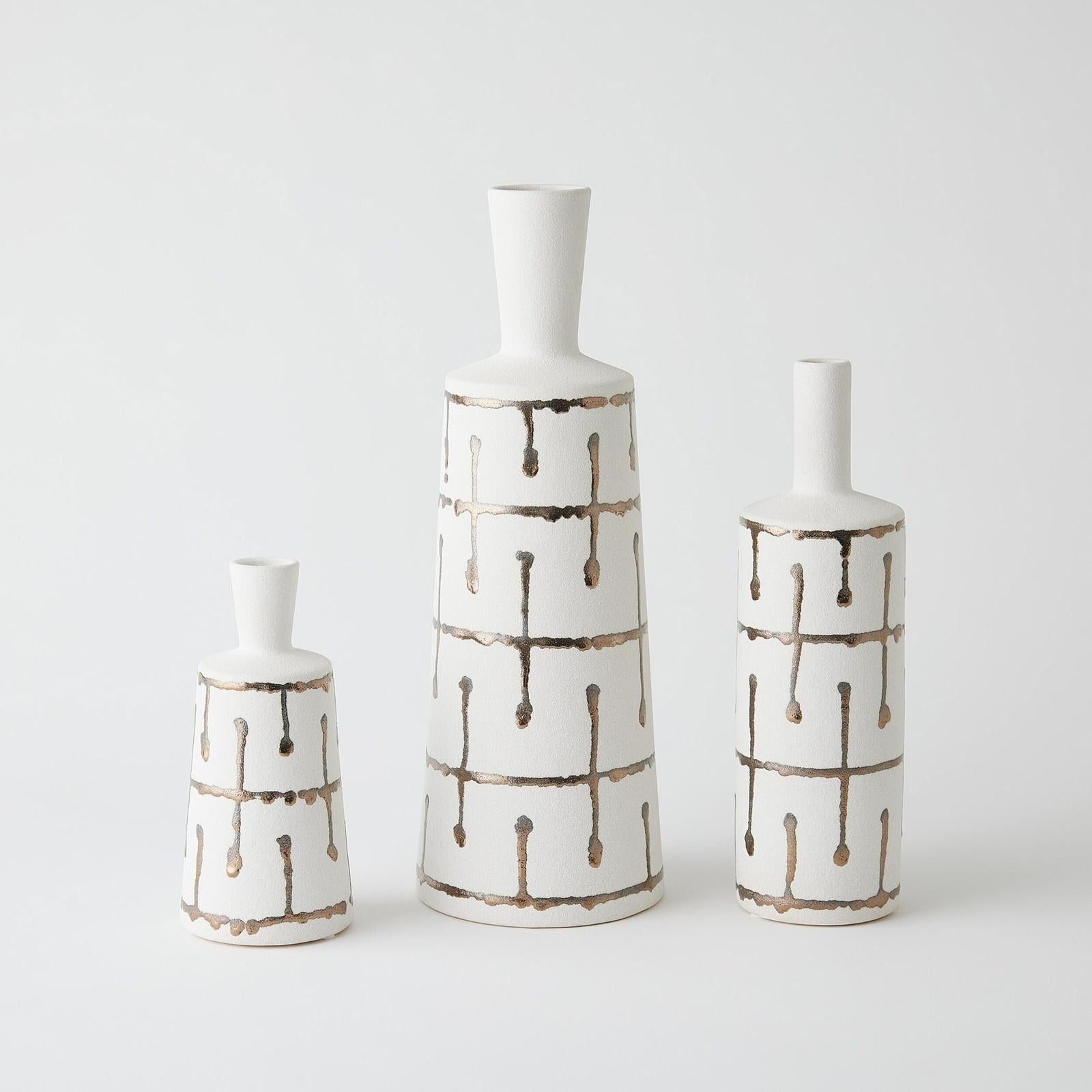 Global Views Labirinto Golden Stripe White Vase