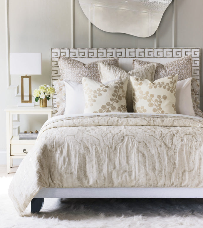 Eastern Accents Halo Champagne Hand-Tacked Comforter