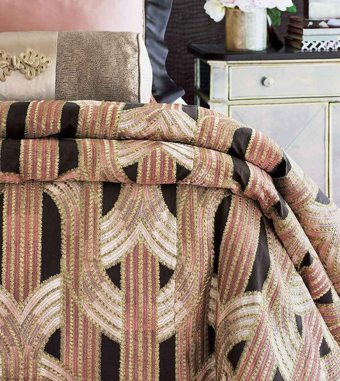 Eastern Accents Arwen Embroidered Tacked Comforter