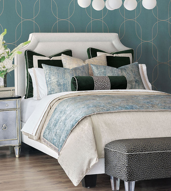 Eastern Accents Esmeralda Woven Hand-Tacked Comforter