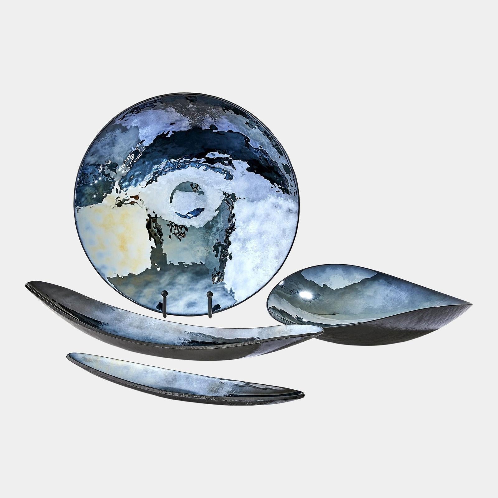 Global Views Obsidian Metallic Black Plate and Charger