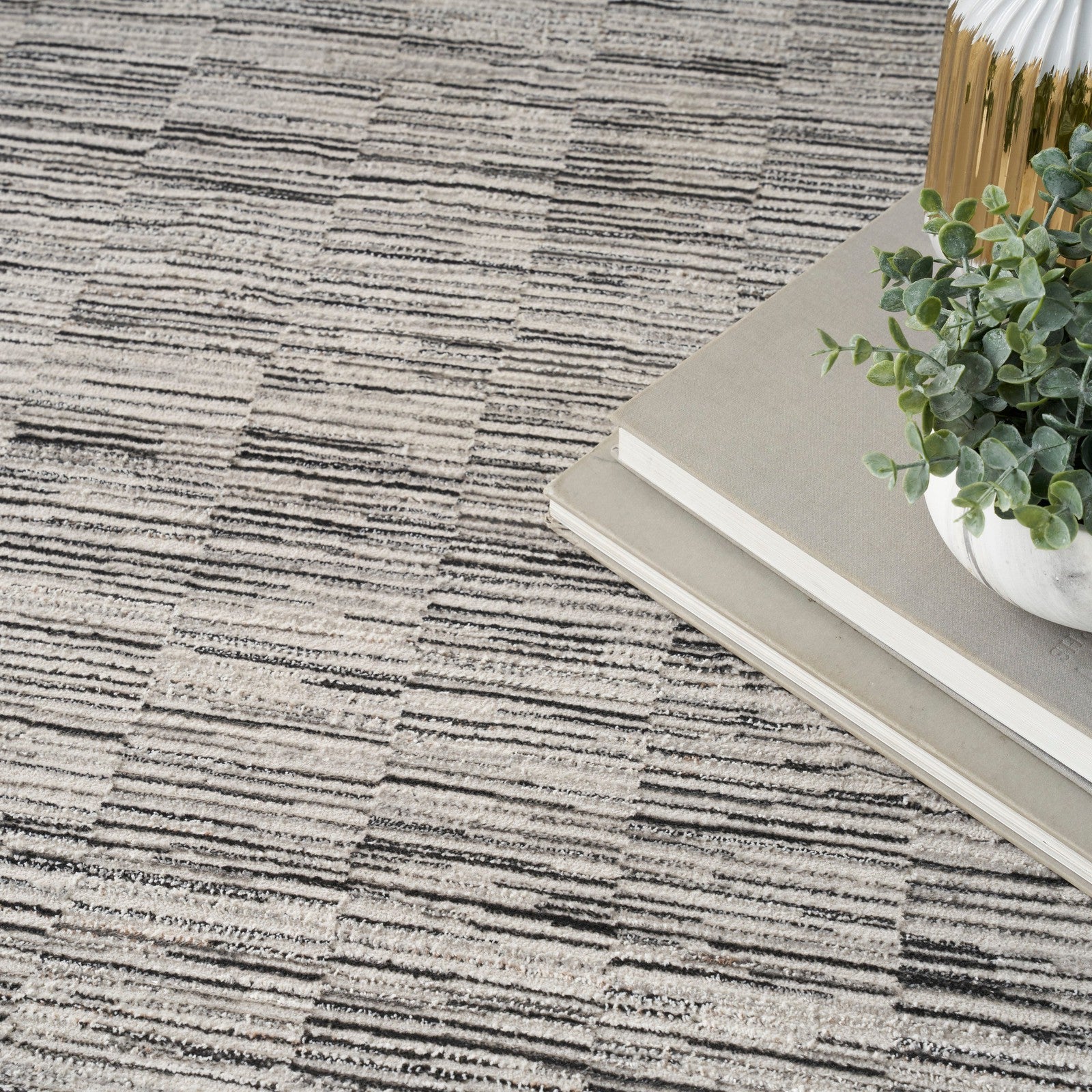 Nourison Desire DSR02 Modern Indoor Rug