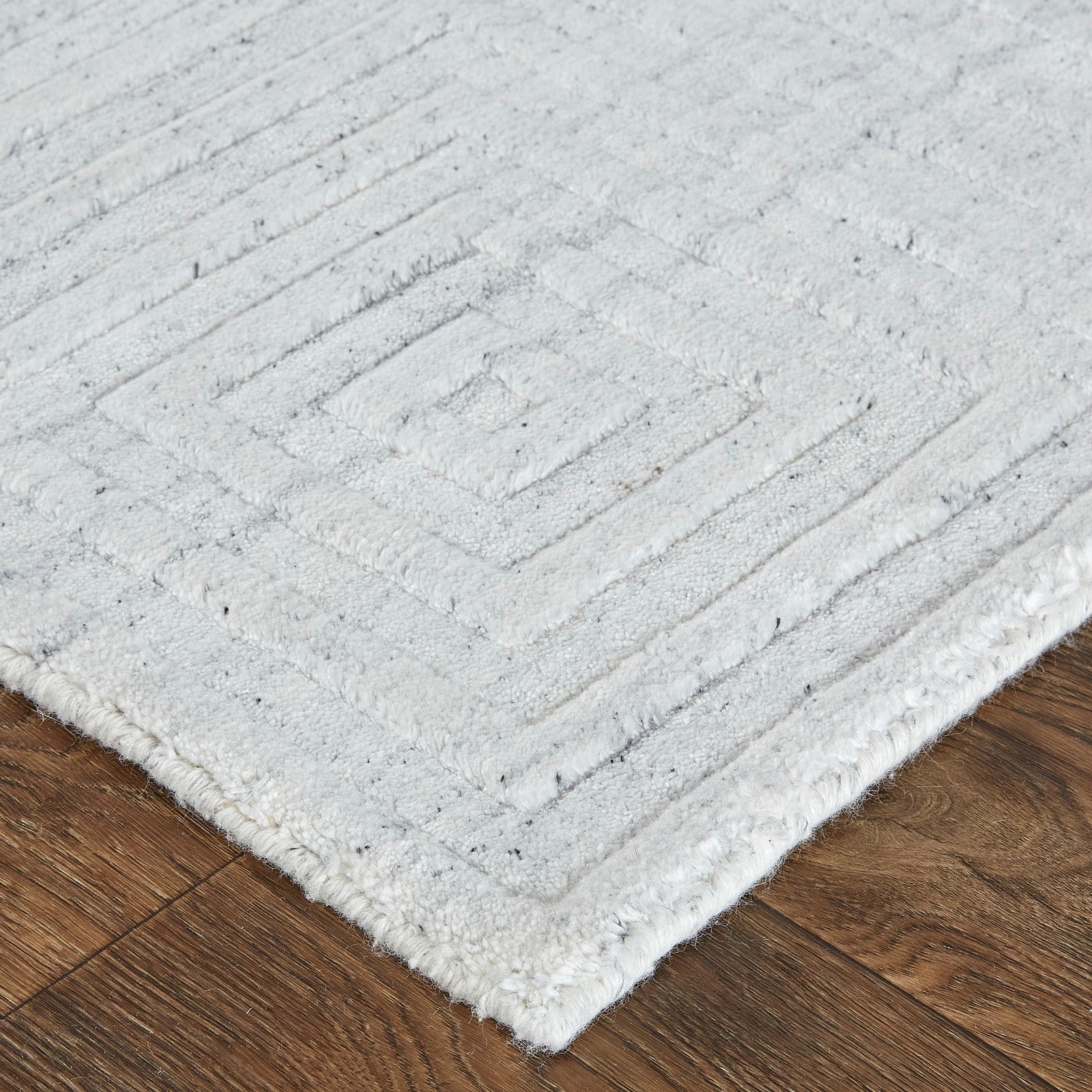 Feizy Redford 8670F Transitional Solid in White/Silver