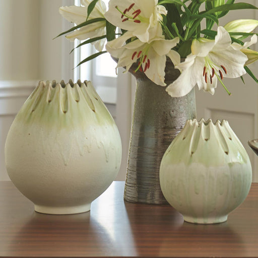 Global Views Cut Carved Vase