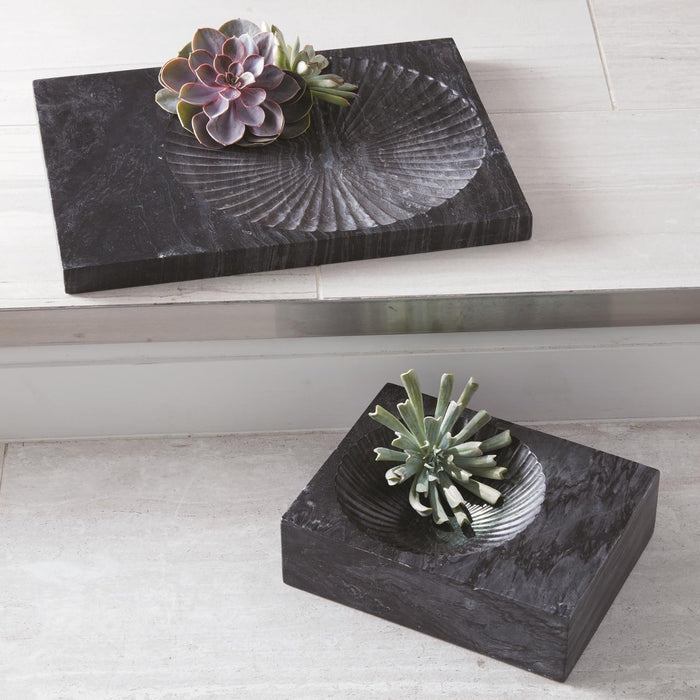 Global Views Carved Marble Plateau