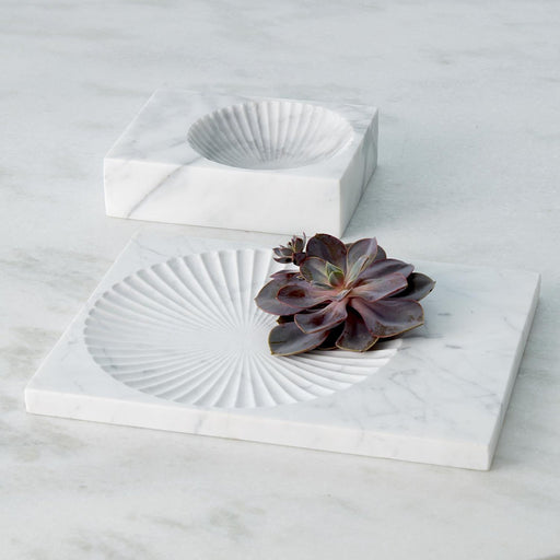 Global Views Carved Marble Plateau