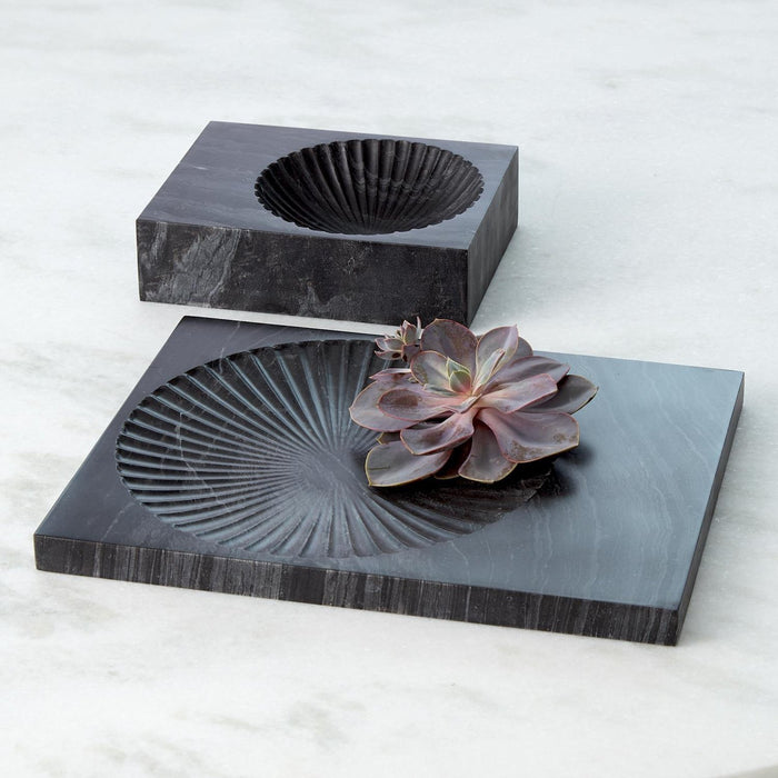 Global Views Carved Marble Plateau